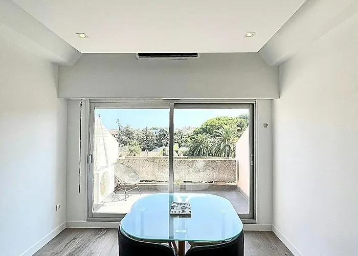 Superbe 1 Chambres, 2 Tennis, 2 Piscines, Plages, Parking Antibes