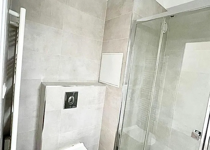 Superbe 1 Chambres, 2 Tennis, 2 Piscines, Plages, Parking Appartement Antibes