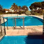 Vue Mer 2 Pieces Tennis Piscine Plages אנטיב