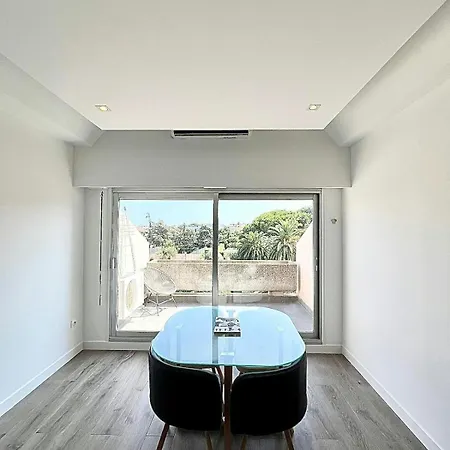 Superbe 1 Chambres, 2 Tennis, 2 Piscines, Plages, Parking Antibes