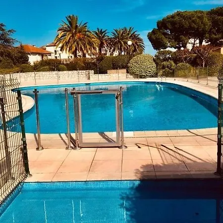 Vue 2 Pieces Tennis Piscine Plages Appartement *